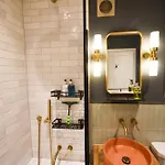 Dazzling 1 Bed In Clifton Bristol