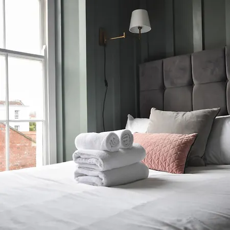 Апартаменты Dazzling 1 Bed In Clifton Бристоль