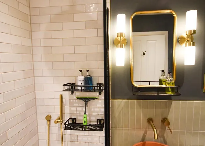 Dazzling 1 Bed In Clifton Bristol