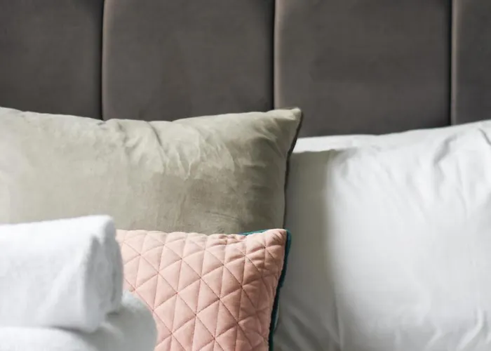 Dazzling 1 Bed In Clifton Daire *