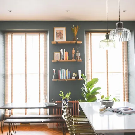 Dazzling 1 Bed In Clifton Bristol