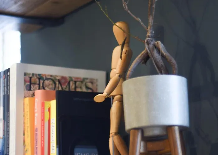 Apartment Dazzling 1 Bed In Clifton *