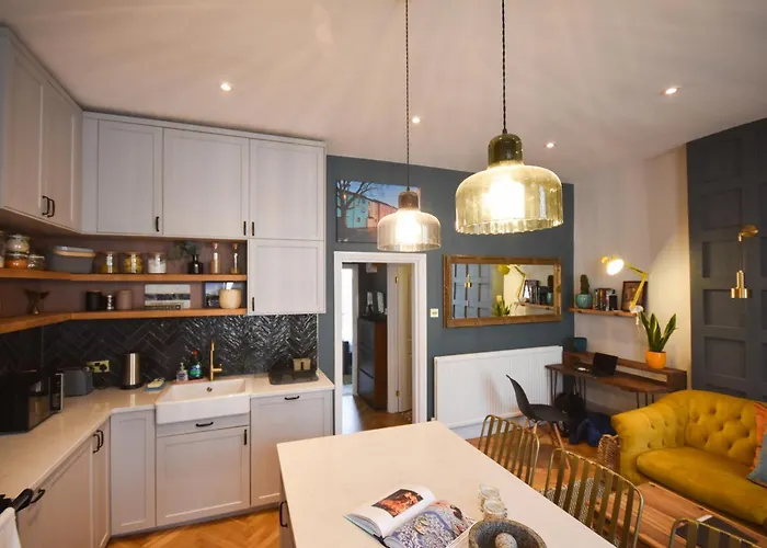 Dazzling 1 Bed In Clifton *